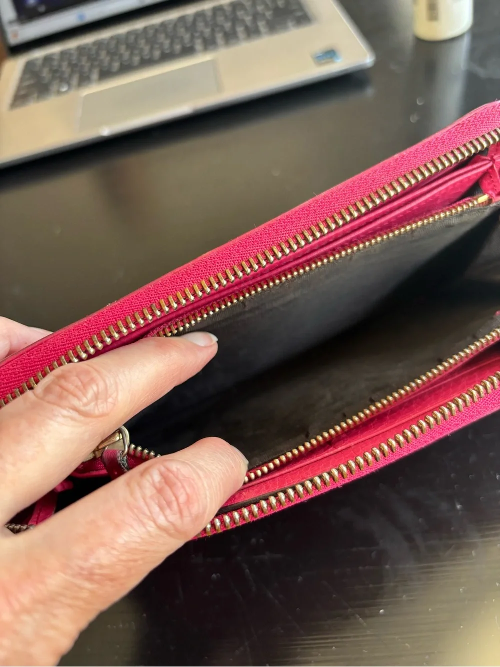 Gucci Pink Leather Zip-Around Wallet with Tassel - Picture 6 of 10